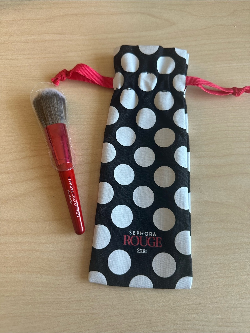 Sephora Collection Makeup Brush with Polka Dot Pouch